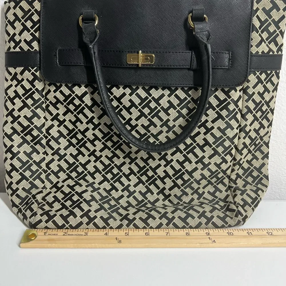 Tommy Hilfiger Black and Tan TH Logo Shoulder Bag/Purse